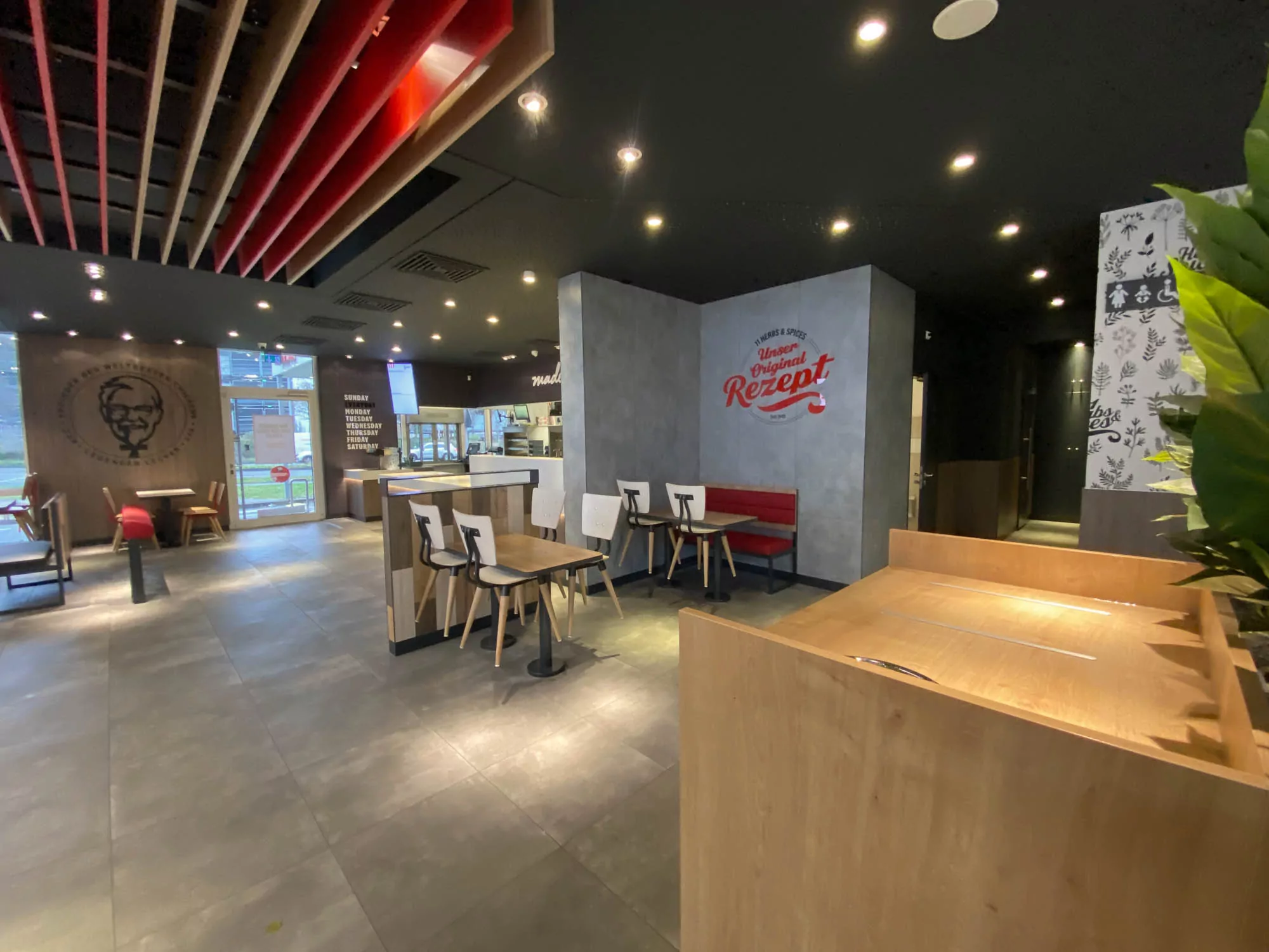 Ladenbau Collins Food KFC
